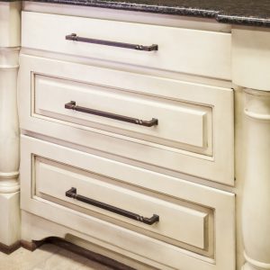 Tahoe Cabinet Pull in Distressed Oil Rubbed Bronze